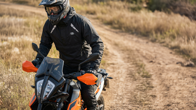 Duhan Nirvana D-26288: The Wind-Breaking Riding Garment That Feels Like a Second Skin